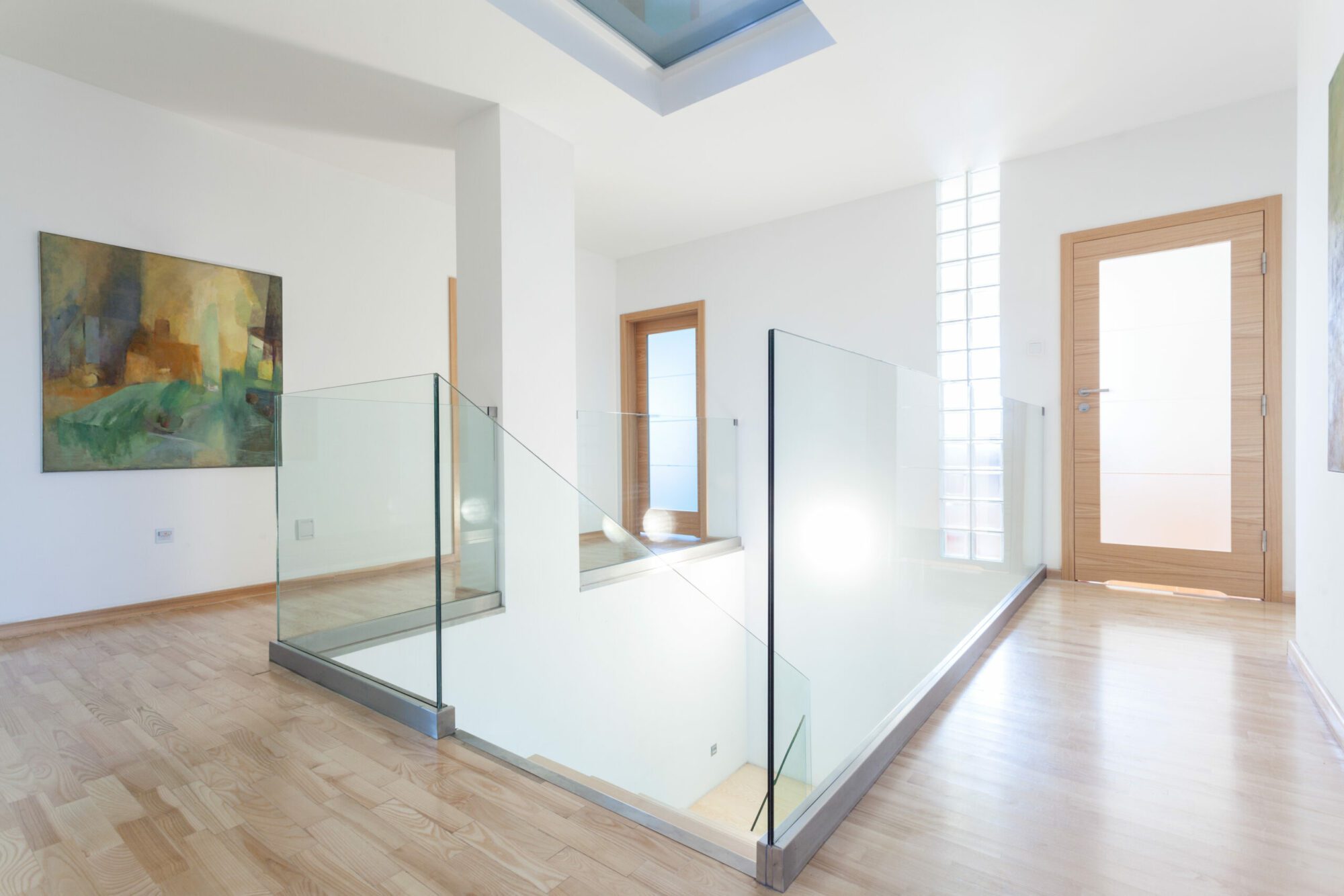 What is Fire-resistant glass? How it works? Fire resistant glass  applications.