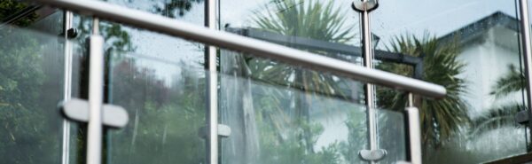 How to keep glass balustrades clean